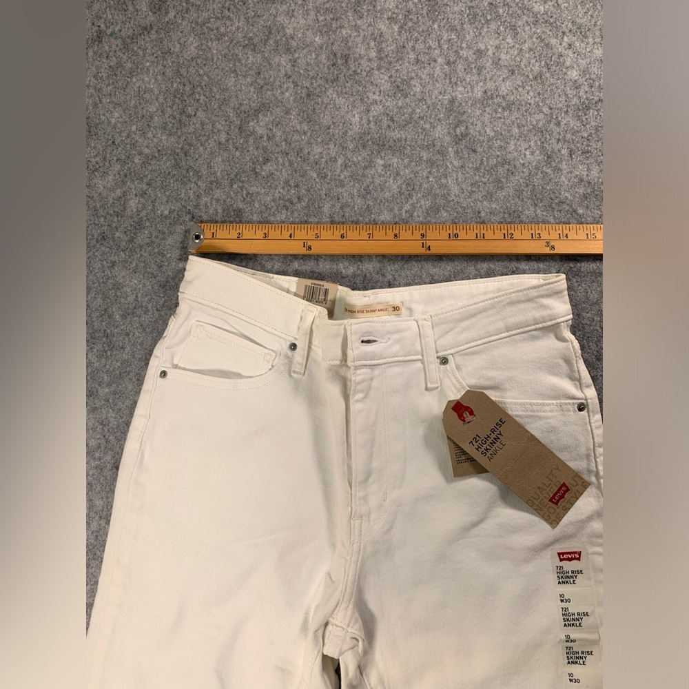 Levi's Classic Cream Jeans - Picture 14 of 16
